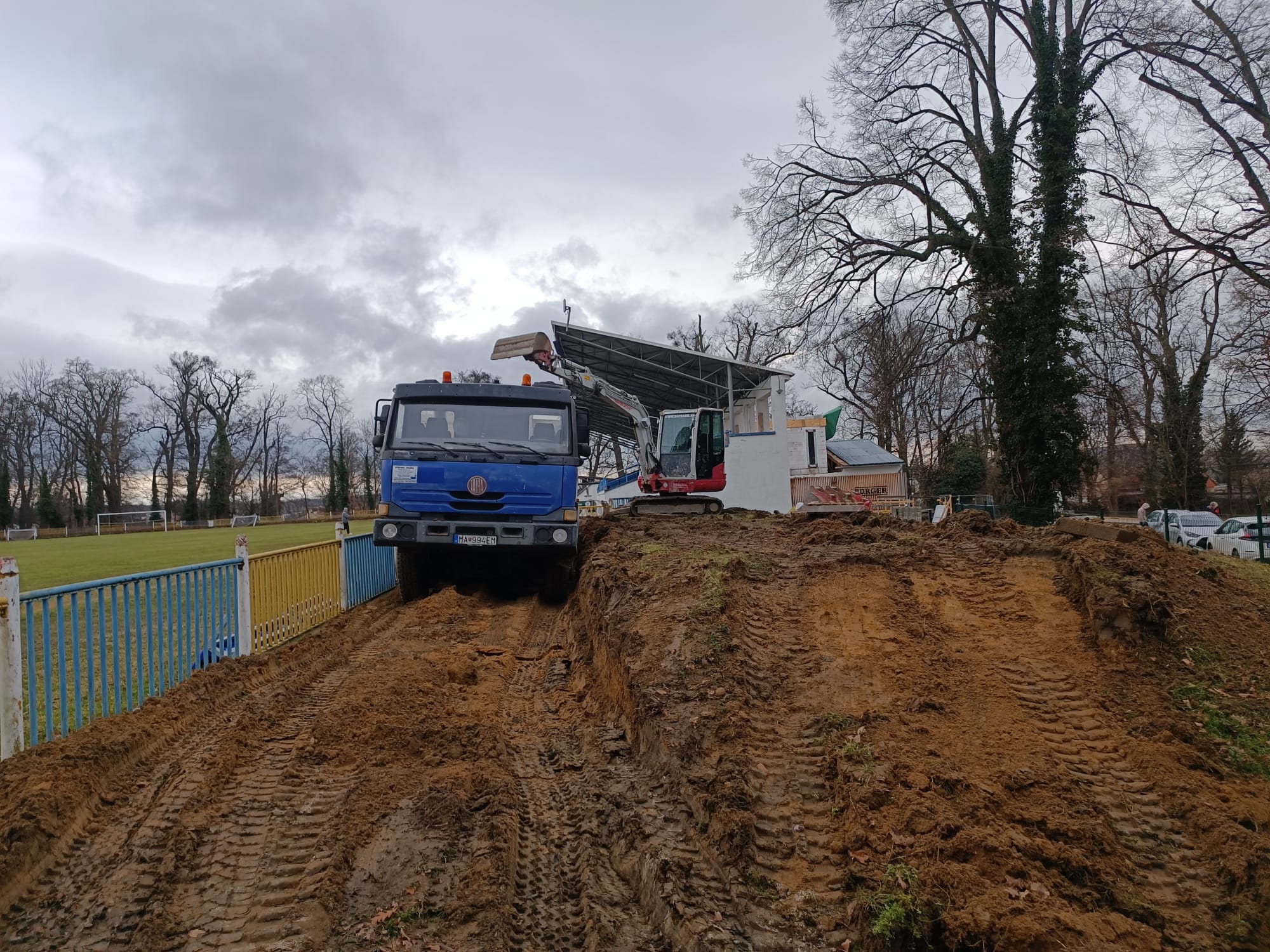 Zemné a výkopové práce minibagrom